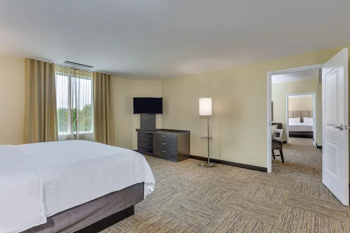 Candlewood Suites Building 9090 4