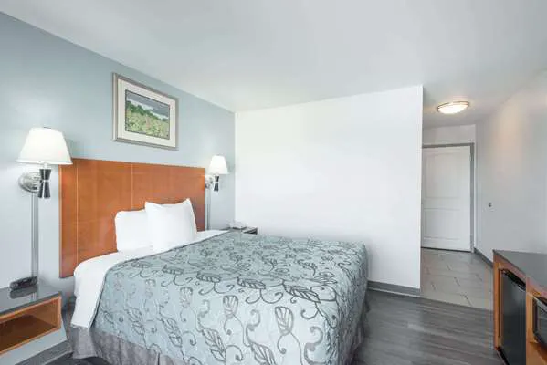 Days Inn by Wyndham Watertown Fort Drum NY 4