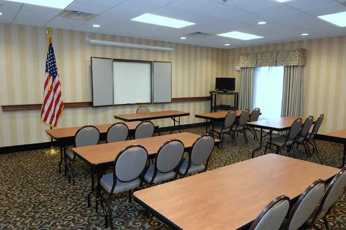 Hampton Inn Watertown 4