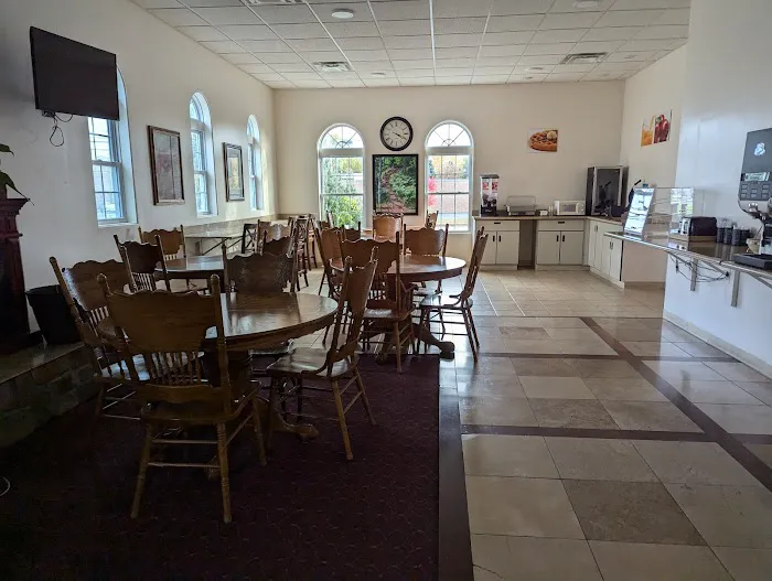Travelodge by Wyndham Watertown 4