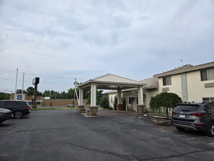 Travelodge by Wyndham Watertown 4