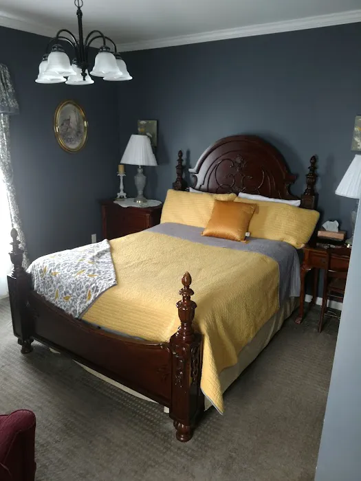 Lawrence Manor 4