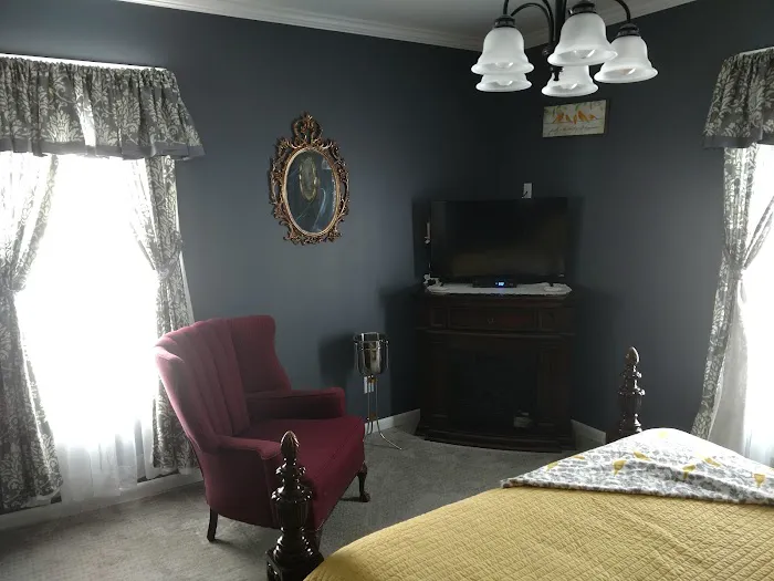Lawrence Manor 4