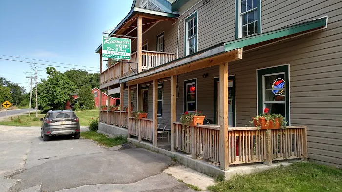 Riverside Hotel 4