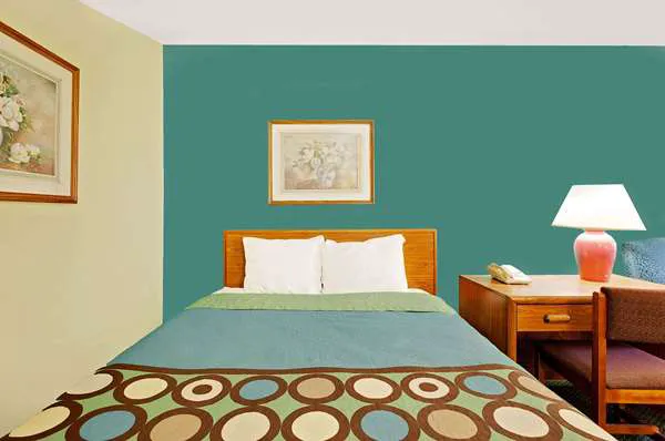 Super 8 by Wyndham Carlisle-South 4