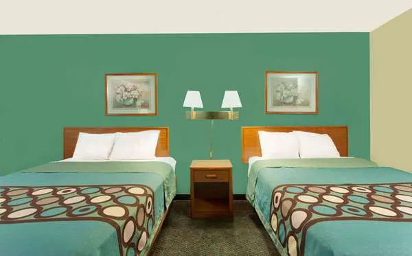 Super 8 by Wyndham Carlisle-South 4