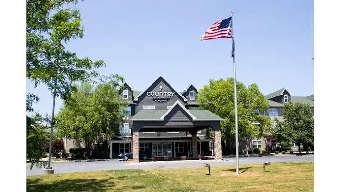 Country Inn & Suites by Radisson, Carlisle, PA 4