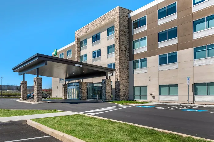 Holiday Inn Express & Suites Carlisle Southwest – I-81 by IHG 4
