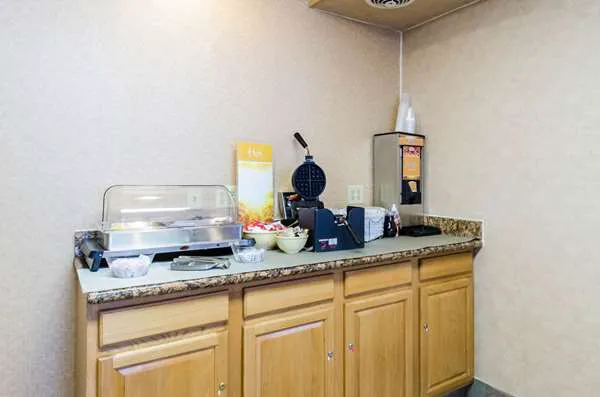 Quality Inn Chicopee-Springfield 4