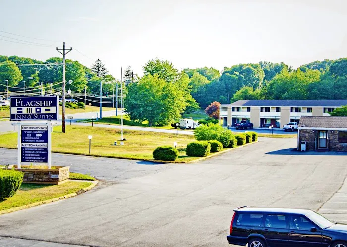 Flagship Inn & Suites 5