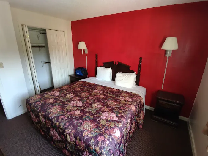 Gold Star Inn & Suites 5