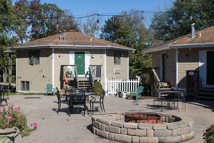 Cedar Park Inn and Whirlpool Suites 4