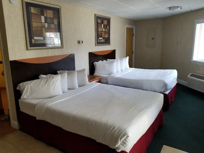 Cedar Park Inn and Whirlpool Suites 4