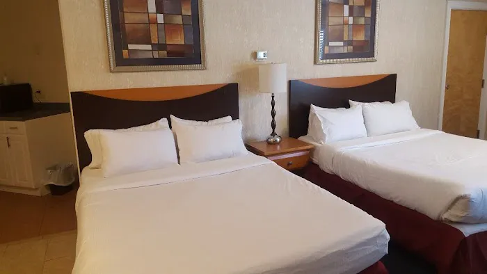 Cedar Park Inn and Whirlpool Suites 4