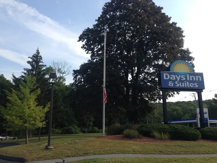 Days Inn by Wyndham Mystic CT 5