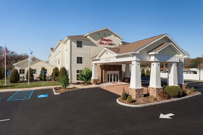 Hampton Inn & Suites Mystic 5