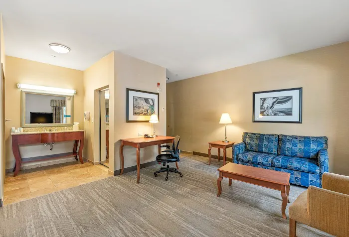 Hampton Inn & Suites Mystic 5