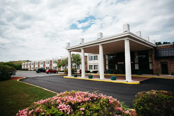 Mystic River Hotel & Suites 5