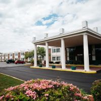 Mystic River Hotel & Suites ico