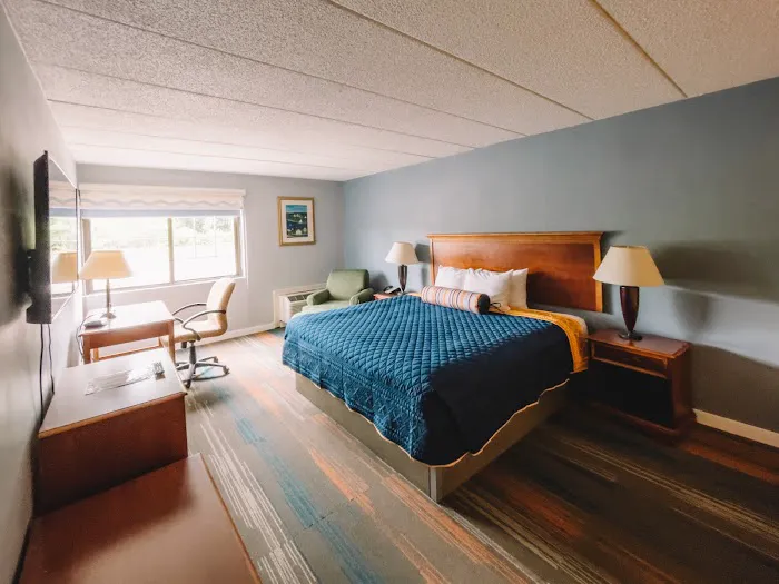 Mystic River Hotel & Suites 5