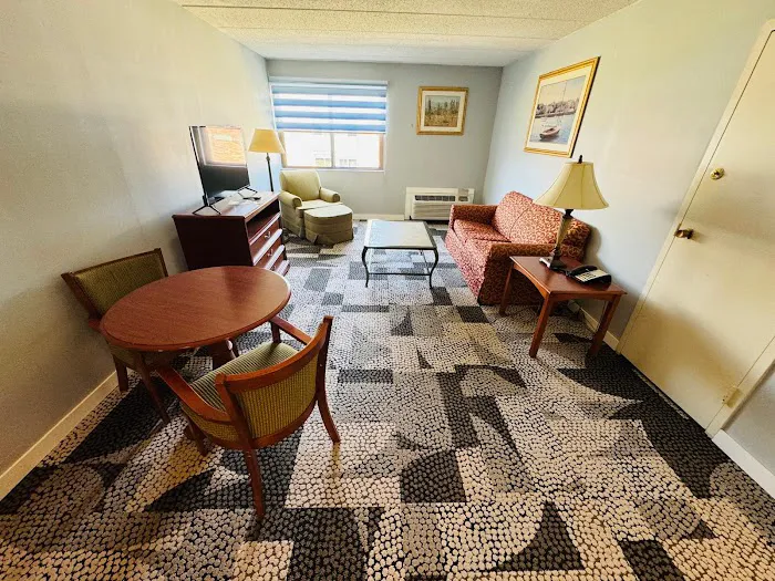 Mystic River Hotel & Suites 5