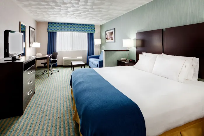 Holiday Inn Express & Suites Smithfield - Providence by IHG 4