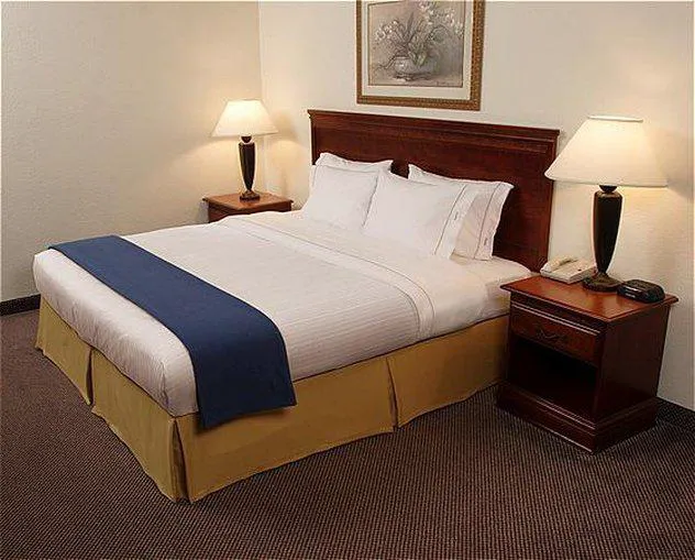 Holiday Inn Express & Suites Smithfield - Providence by IHG 4