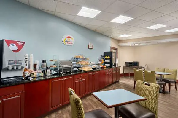 Super 8 by Wyndham West Greenwich/Providence 4