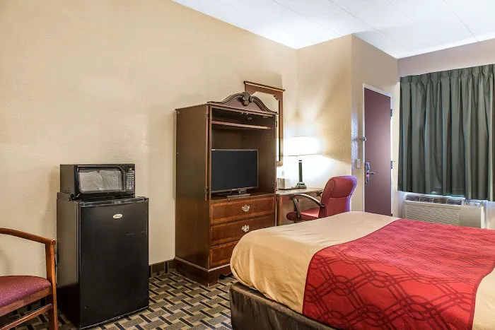 Econo Lodge Cranston - Providence 4