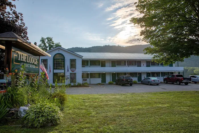 The Lodge at West River 4