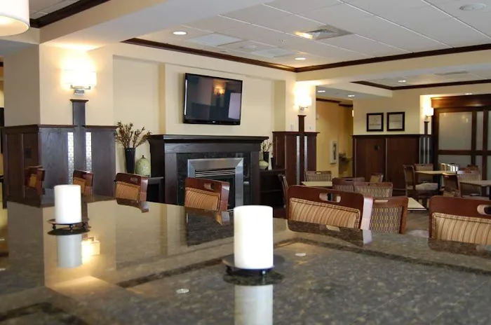 Hampton Inn Geneseo 4