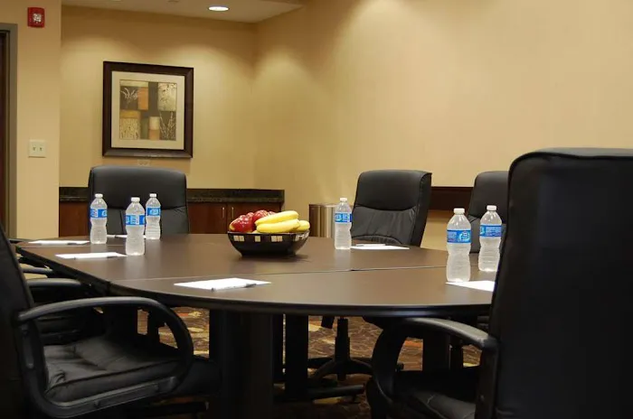 Hampton Inn Geneseo 4