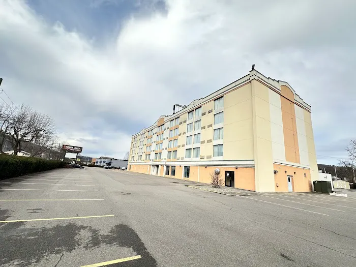 Finger Lakes Inn & Suites 4