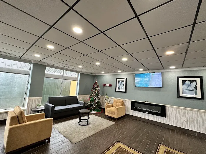 Finger Lakes Inn & Suites 4