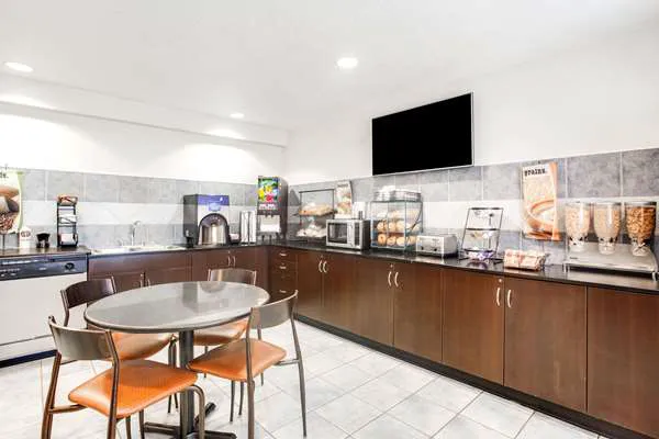 Microtel Inn & Suites by Wyndham Bath 4