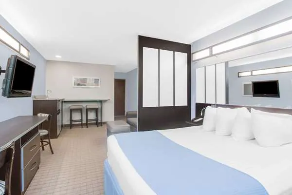 Microtel Inn & Suites by Wyndham Bath 4
