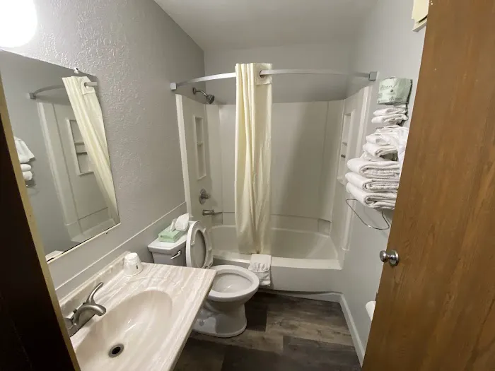 Super 8 by Wyndham Bath Hammondsport Area 4