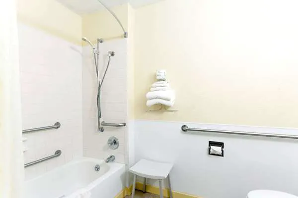 Super 8 by Wyndham Bath Hammondsport Area 4