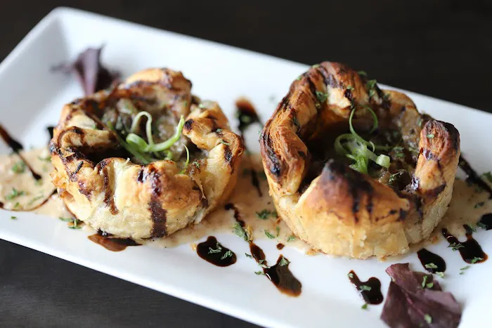 Lakeside Resort & 3812 Bistro 4