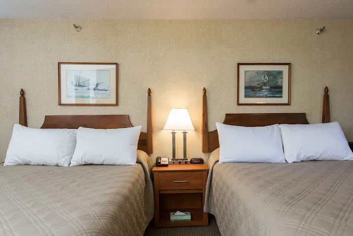 Commodores Inn 4