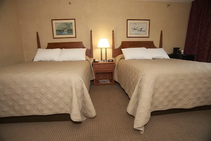Commodores Inn 4