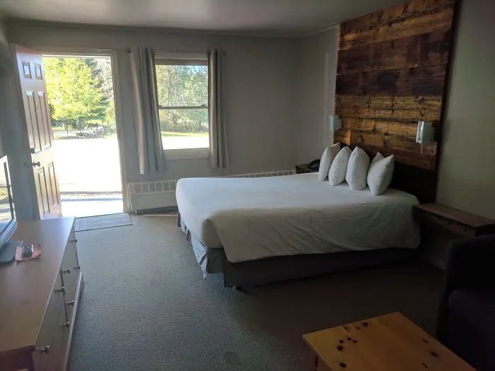 The Mountain Road Resort 4