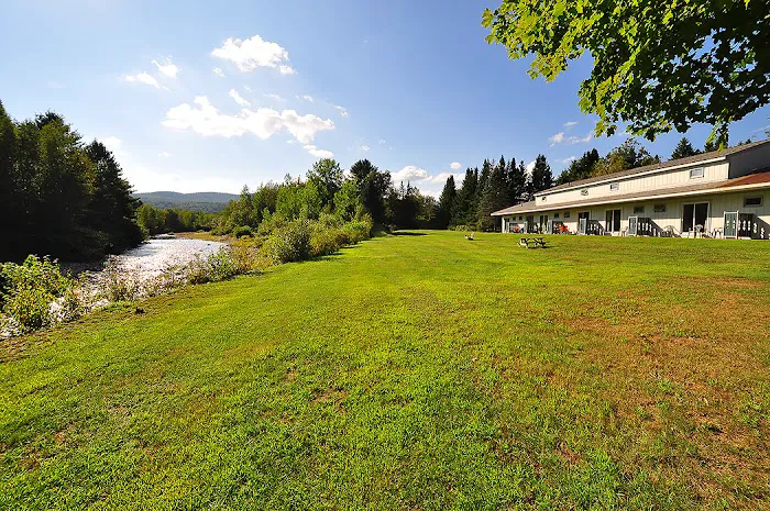 Sun & Ski Inn and Suites 4