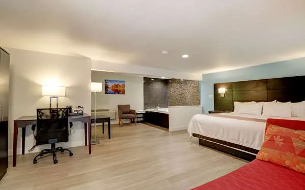Quality Inn & Suites 4
