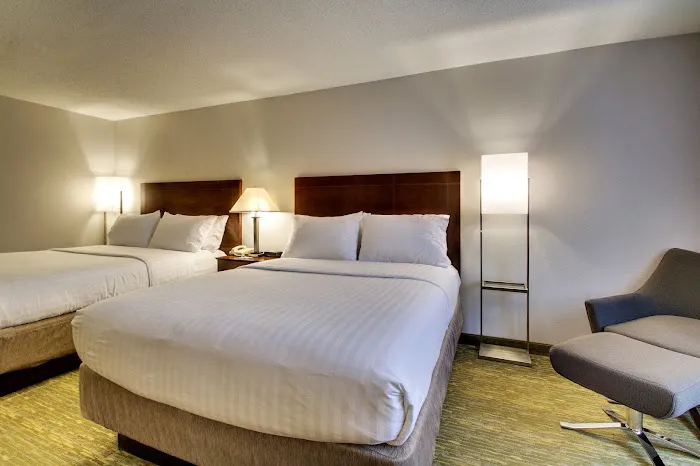 Holiday Inn Express & Suites Lincoln East - White Mountains by IHG 5