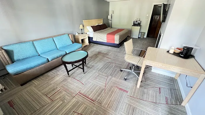 Travelodge by Wyndham Lincoln Near White Mountain 4