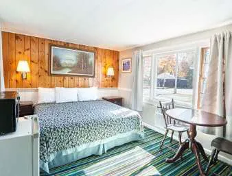 Days Inn by Wyndham Lincoln 4