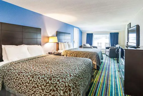 Days Inn by Wyndham Lincoln 4