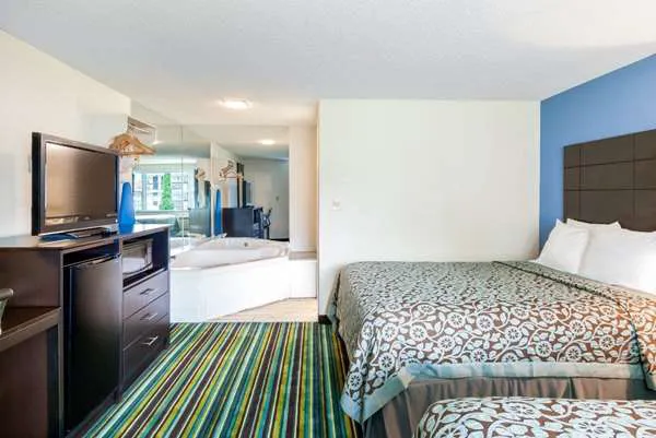 Days Inn by Wyndham Lincoln 4