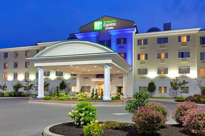 Holiday Inn Express & Suites Watertown-Thousand Islands by IHG 4